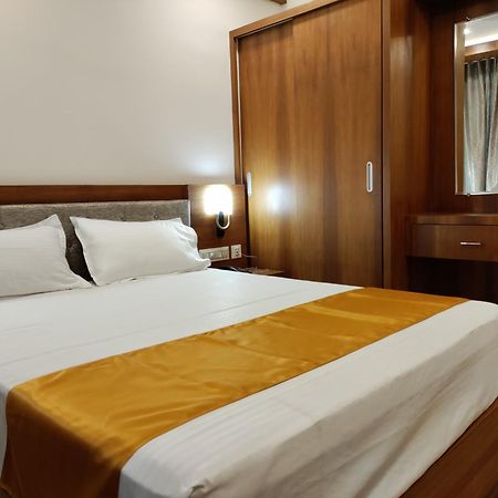 Hotel Astro Marine Hospitality Pvt Ltd Kochi Zewnętrze zdjęcie